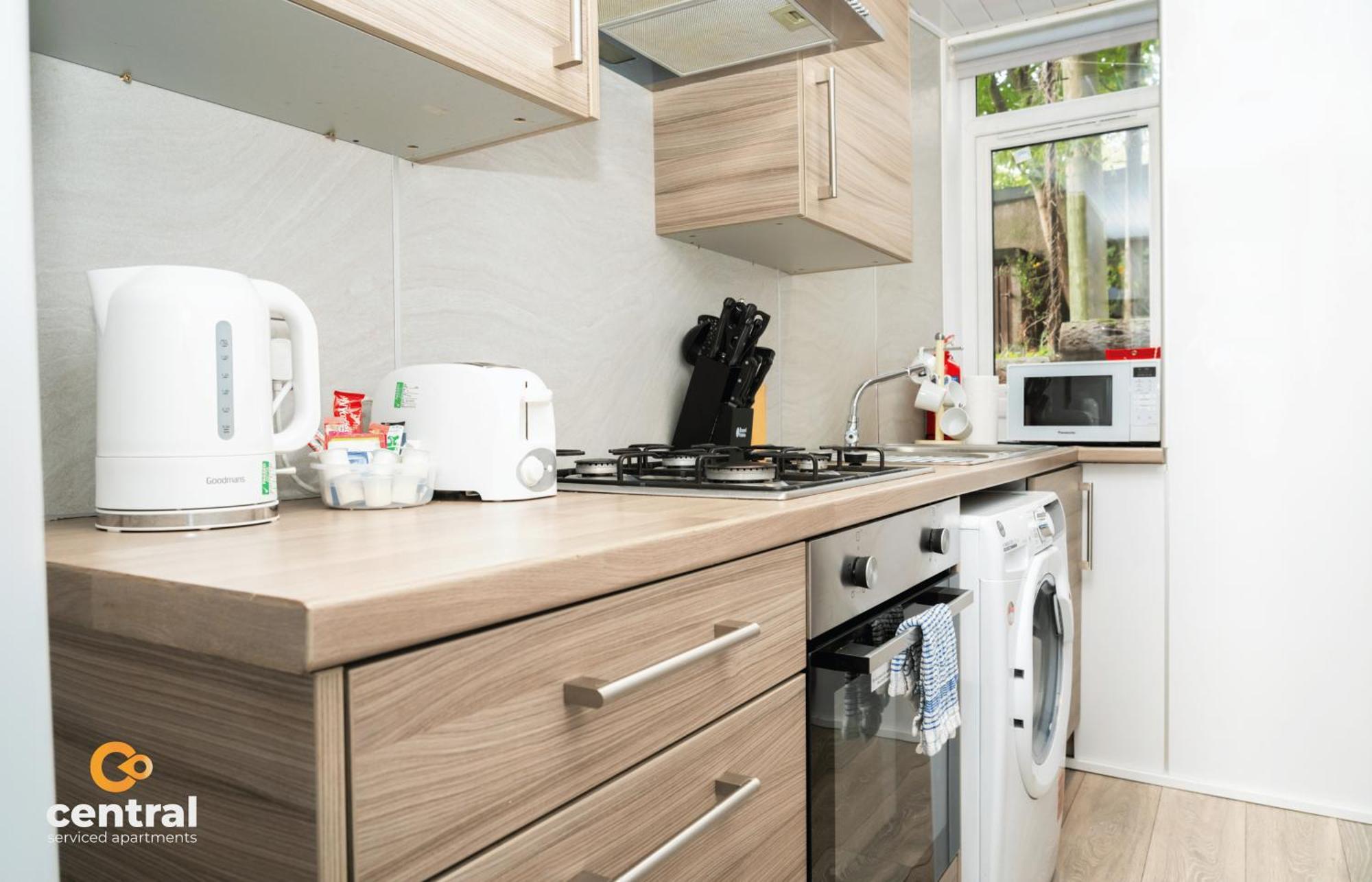 Central Serviced Apartments - 2 Bedroom - Ground Floor - Monthly & Weekly Bookings Welcome - Free Street Parking - 2 Double Beds - Wifi - Smart Tvs In Rooms - Fully Equipped - Heating 24-7 - Contractor & Short Stay Favourite ダンディー エクステリア 写真