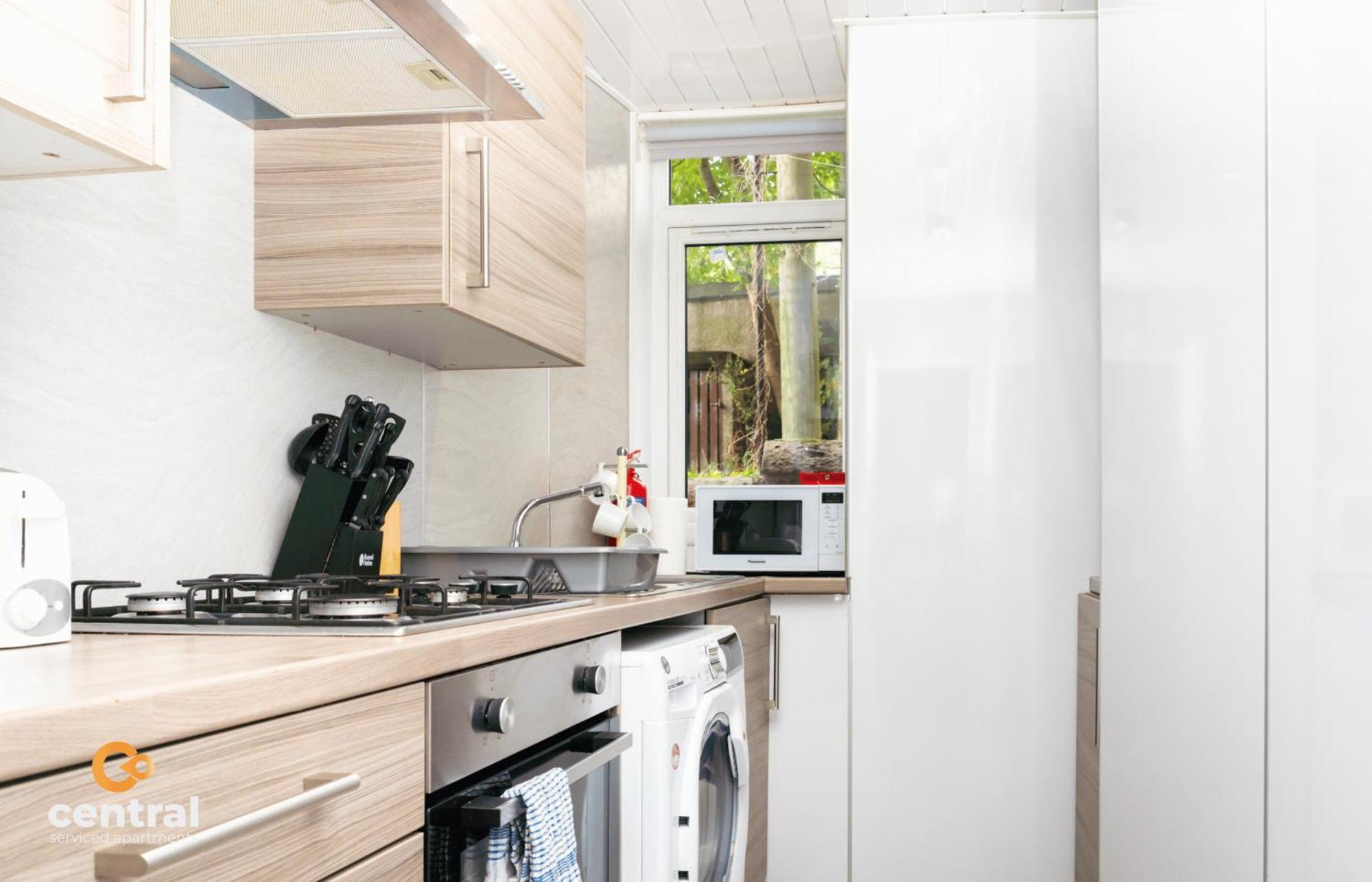 Central Serviced Apartments - 2 Bedroom - Ground Floor - Monthly & Weekly Bookings Welcome - Free Street Parking - 2 Double Beds - Wifi - Smart Tvs In Rooms - Fully Equipped - Heating 24-7 - Contractor & Short Stay Favourite ダンディー エクステリア 写真