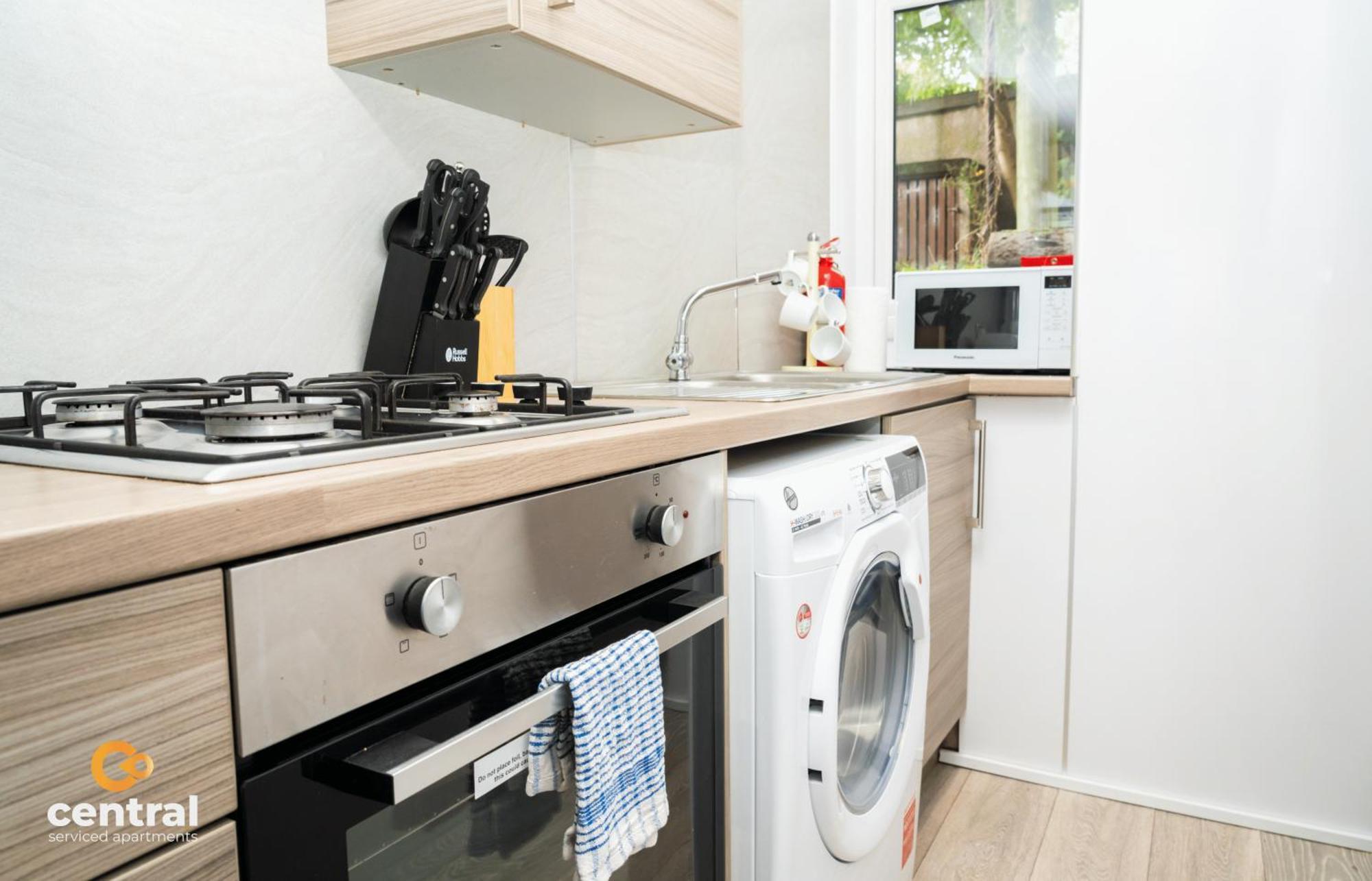Central Serviced Apartments - 2 Bedroom - Ground Floor - Monthly & Weekly Bookings Welcome - Free Street Parking - 2 Double Beds - Wifi - Smart Tvs In Rooms - Fully Equipped - Heating 24-7 - Contractor & Short Stay Favourite ダンディー エクステリア 写真