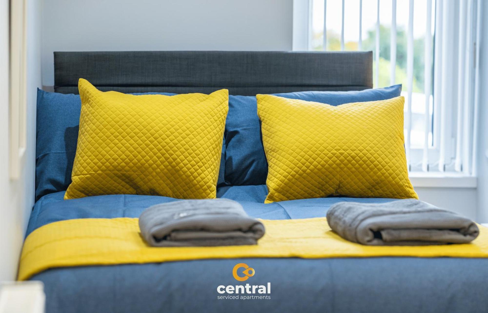 Central Serviced Apartments - 2 Bedroom - Ground Floor - Monthly & Weekly Bookings Welcome - Free Street Parking - 2 Double Beds - Wifi - Smart Tvs In Rooms - Fully Equipped - Heating 24-7 - Contractor & Short Stay Favourite ダンディー エクステリア 写真